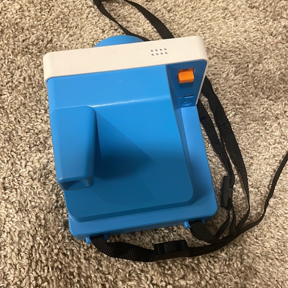 Polaroid camera - Picture 2 of 2